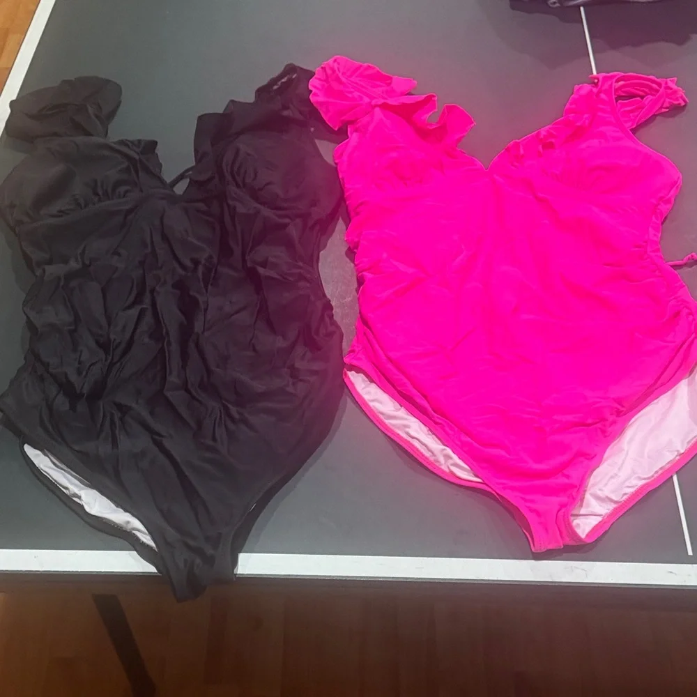 Vibrant Pink + Black Ruffled Maternity Swimsuit Bundle - Picture 2 of 3